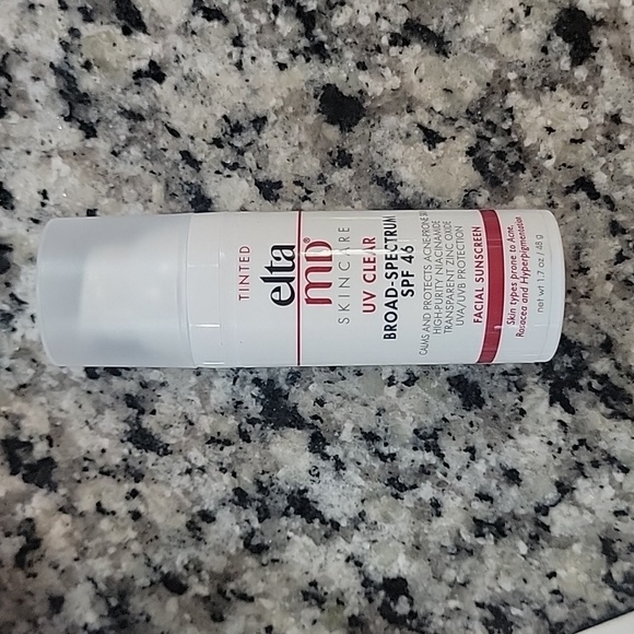 Elta MD UV Clear Broad Spectrum SPF 46 Facial Sunscreen 1.7oz NEW Exp: 03/2026 - Picture 5 of 7